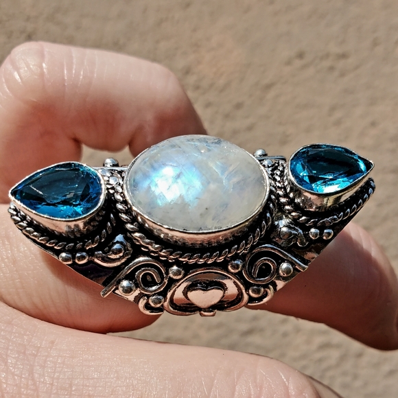 New Rainbow Moonstone & Blue Topaz 925 Silver Statement Ring. - Picture 14 of 15